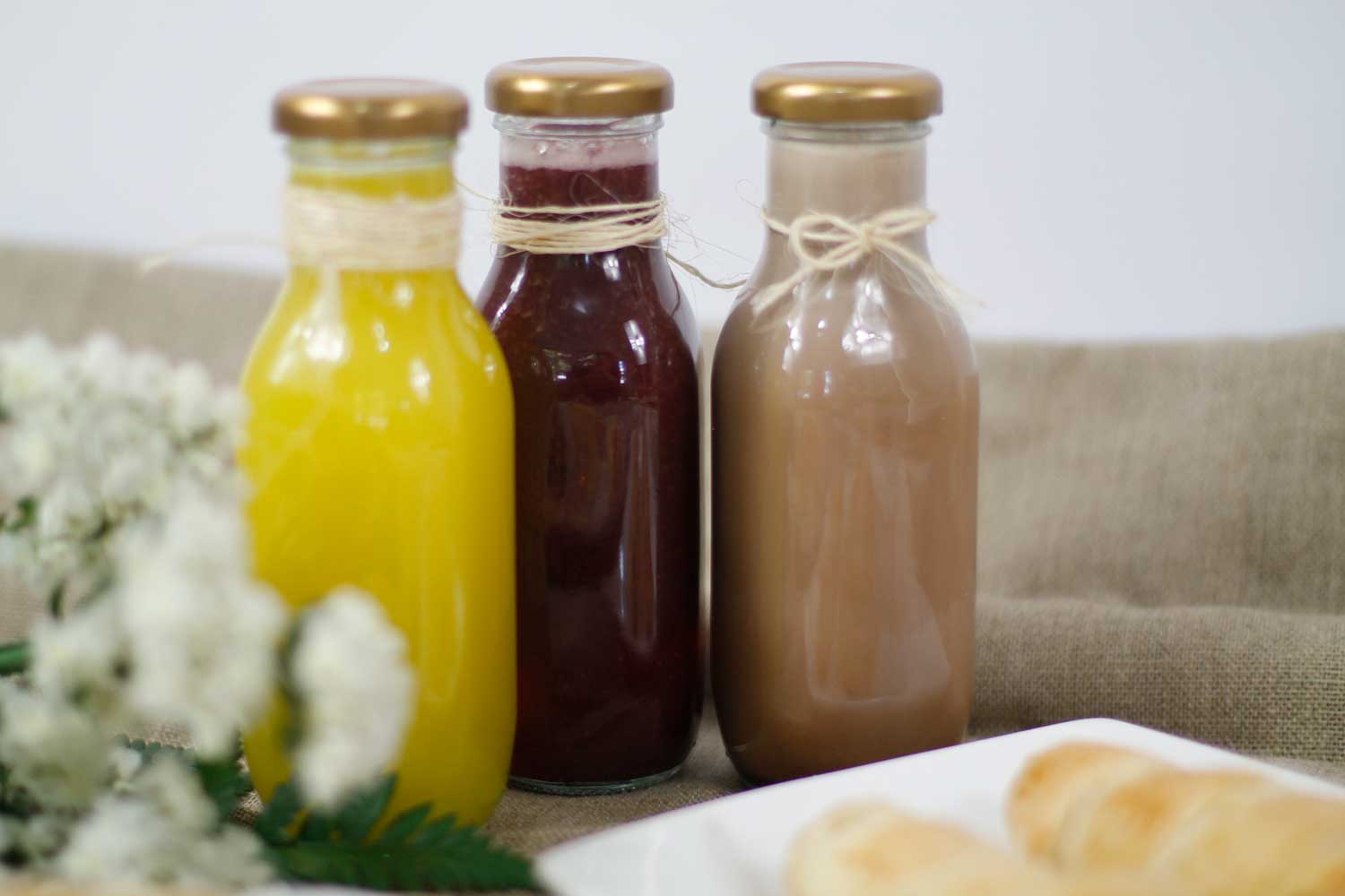 Jugos naturales y croissants