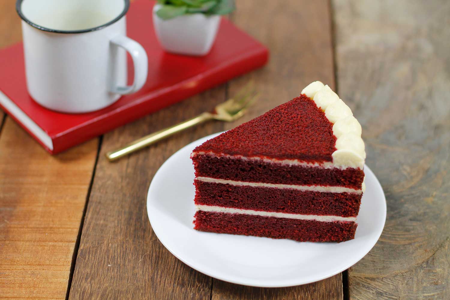 Porción de torta red velvet